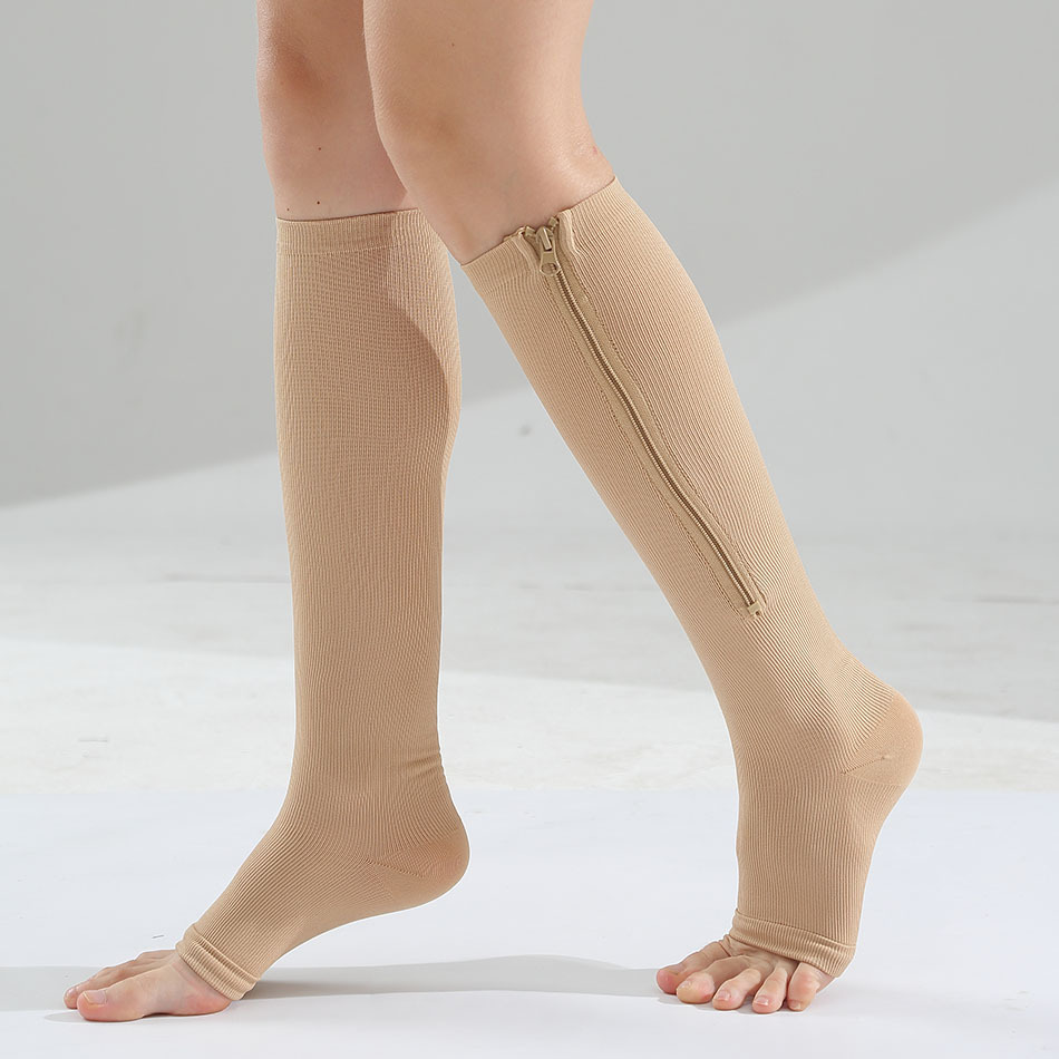 Sports Socks - جوارب ضغط رياضية للجري بلون واحد،